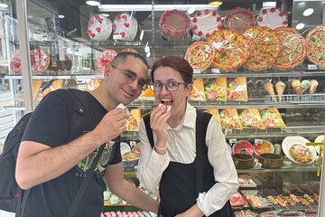 Asakusa: Food replica store visits after history tour