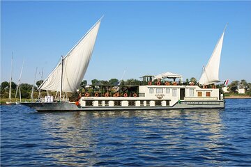4 Night Dahabiya from Luxor to Aswan including Hot air Balloon