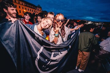Drunken Monkey Prague Boat Party w/ 2hr Open Bar to Duplex Club