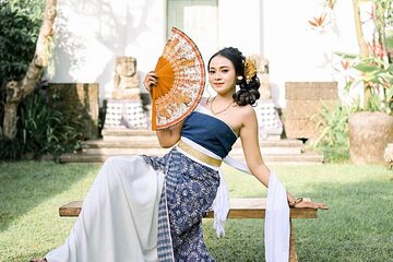 Professional Photoshoot Wearing Traditional Outfit in Bali