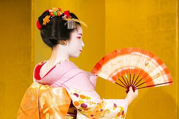 Bus tour：Maiko Night Performance incl. Kaiseki-style dinner(GW)