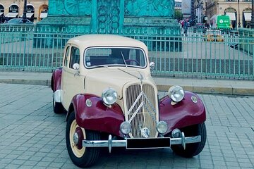 Explore Paris in 3 Hours: Authentic 2CV or Traction Tour 