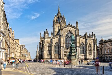 Mary Queen of Scots: Edinburgh Old Town Self-Guided Walking Tour