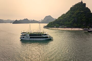 Gratiot Premium Full Day Cruise in Halong