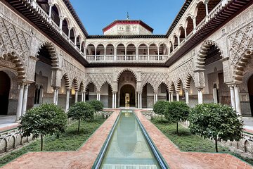 Private Tour to Alcazar of Seville with Tickets Included