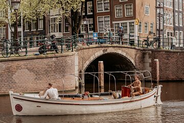 Private Canal Tour Amsterdam with Snacks and Drinks