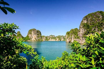 Bai Tu Long Bay Day Cruise : Off the Beaten Track Route