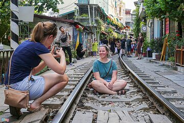 Private Tour: Hanoi City Full-Day Tour with Train Street