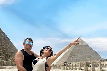 Private Tour to Giza Pyramids with professional Photographer 