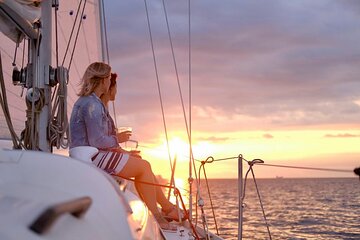 Lisbon: 3 hrs Private Sunset Sailing Tour