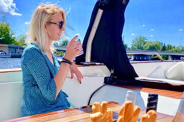 Amsterdam Small-Group Breakfast Morning Cruise 