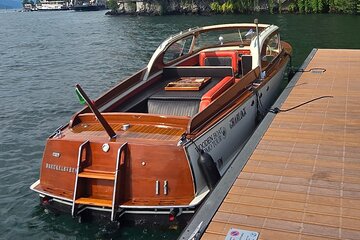 2-hour private tour by wooden boat on Lake Como