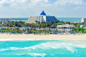 Cancun Airport and The Pyramid at Grand Oasis Private Shuttle