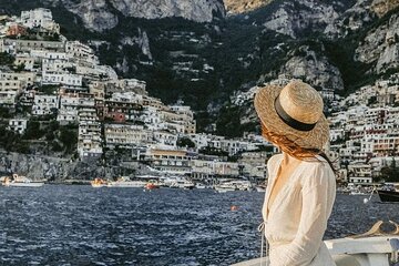  COASTLINE TOUR BY BOAT From Naples to Amalfi and Positano.