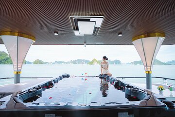 BEST SELLER - Halong 5 Star Day Cruise: Buffet Lunch & Jacuzzi