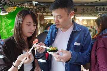 Small Group Food Tour in Tsukiji Market