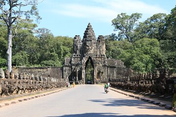 Haft Day Bayon and Ta Prohm Temples Private Tour