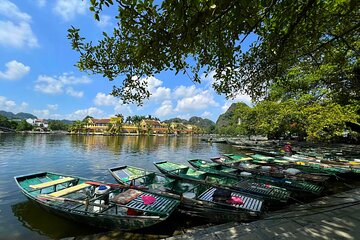 Hanoi-Ninh Binh Highlights: Hoa Lu, Mua Cave, Tam Coc, Bich Dong