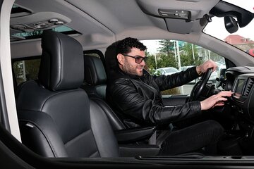 Keflavik Airport: One-way Private Transfer to/from Reykjavik