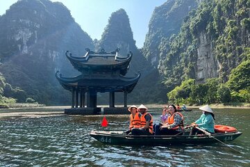 Luxury Small Group Tour From Hanoi to Trang An Boat Trip 