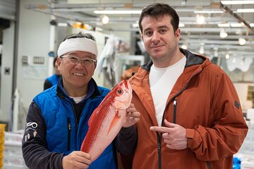 Toyosu Fish Market Private Tour and Cooking Experience