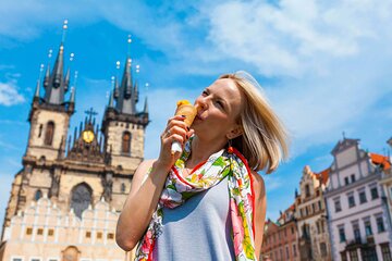 Charles Bridge & Old Town Prague Tour with Audioguide