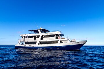 5-Day Galapagos Islands Cruise: Itinerary A (West) aboard the Monserrat Yacht