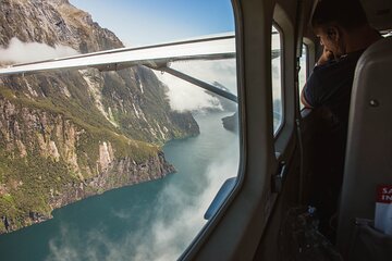 Milford Sound Cruise with Round-Trip Flights from Queenstown