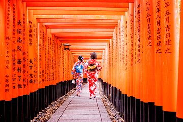 Let's enjoy Kyoto in a kimono! Visit the mysterious Fushimi Inari