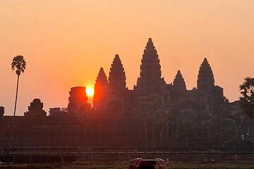  1 Day Amazing Angkor Wat Small Circuit Tour with Sunrise (The Most Popular)