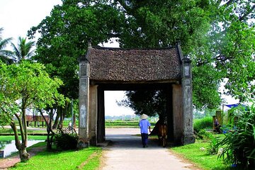 Duong Lam Ancient Village and Local Life Private Day Tour