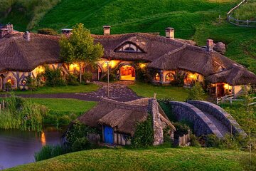 2 Night Auckland - Arrival Option with Hobbiton and Waitomo Caves