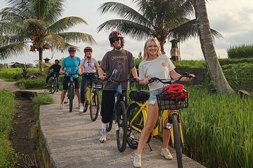 Ubud : Downhill Cycling from Volcano to Countryside with Lunch