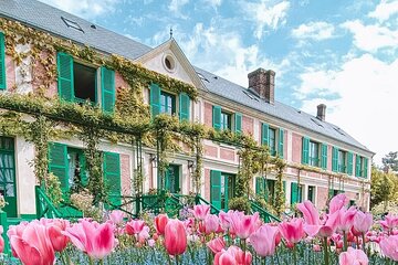 Private Giverny Tour with Roundtrip Transfer from Paris or CDG 