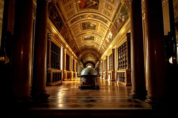 Fontainebleau Palace Tour from Paris with Transfer