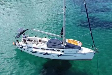 Mallorca: Privated Sailing Boat with local skipper half day.