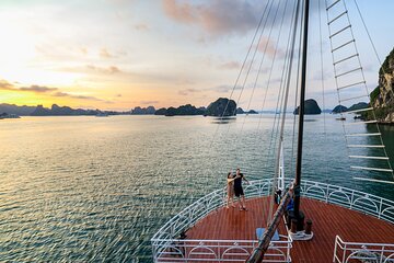 Halong Bay Odyssey 3 Days and 2 Nights from Hanoi