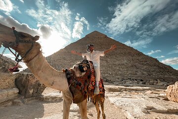 Cairo Pyramids and Egyptian Museum by Plane From Hurghada