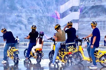 Medellin Private VIP Electric Bike Tour with Lunch