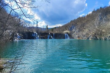 Private Roundtrip Transfer from Zadar to Plitvice National Park