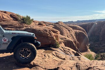 Full Day Private 4x4 Guided Jeep Experience in Moab 