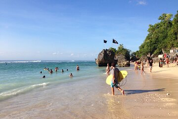 Bali: Melasti Kecak Dance, Padang Beach and Jimbaran Bay Tour