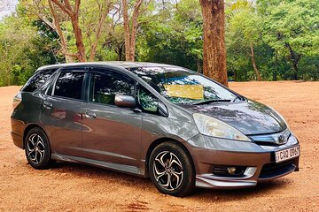 Sigiriya to Colombo Private Taxi Transfer