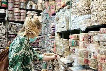The Fabric Trail: Textile & Tailoring Tour with Expert Guide