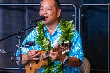 Ukulele Lesson on Maui (Basics)