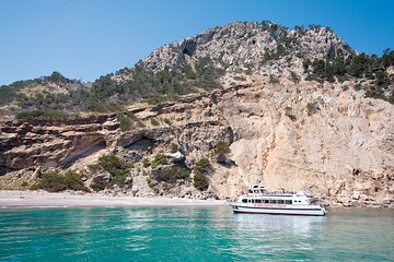 Boat Trip in the Bay of Alcudia with Swimming Stop