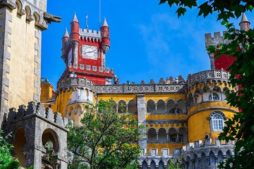 Lisbon: Sintra, Pena Palace, Nazaré & Fátima Small Group Tour