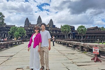 Angkor Wat Small Circuit Tour with Local Tour Guided