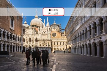 Venice must-see: Doge's Palace, Golden Basilica and St.Mark's area-Guided tour 