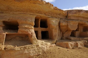 Mountain of the Dead Multi Day Tour From Cairo